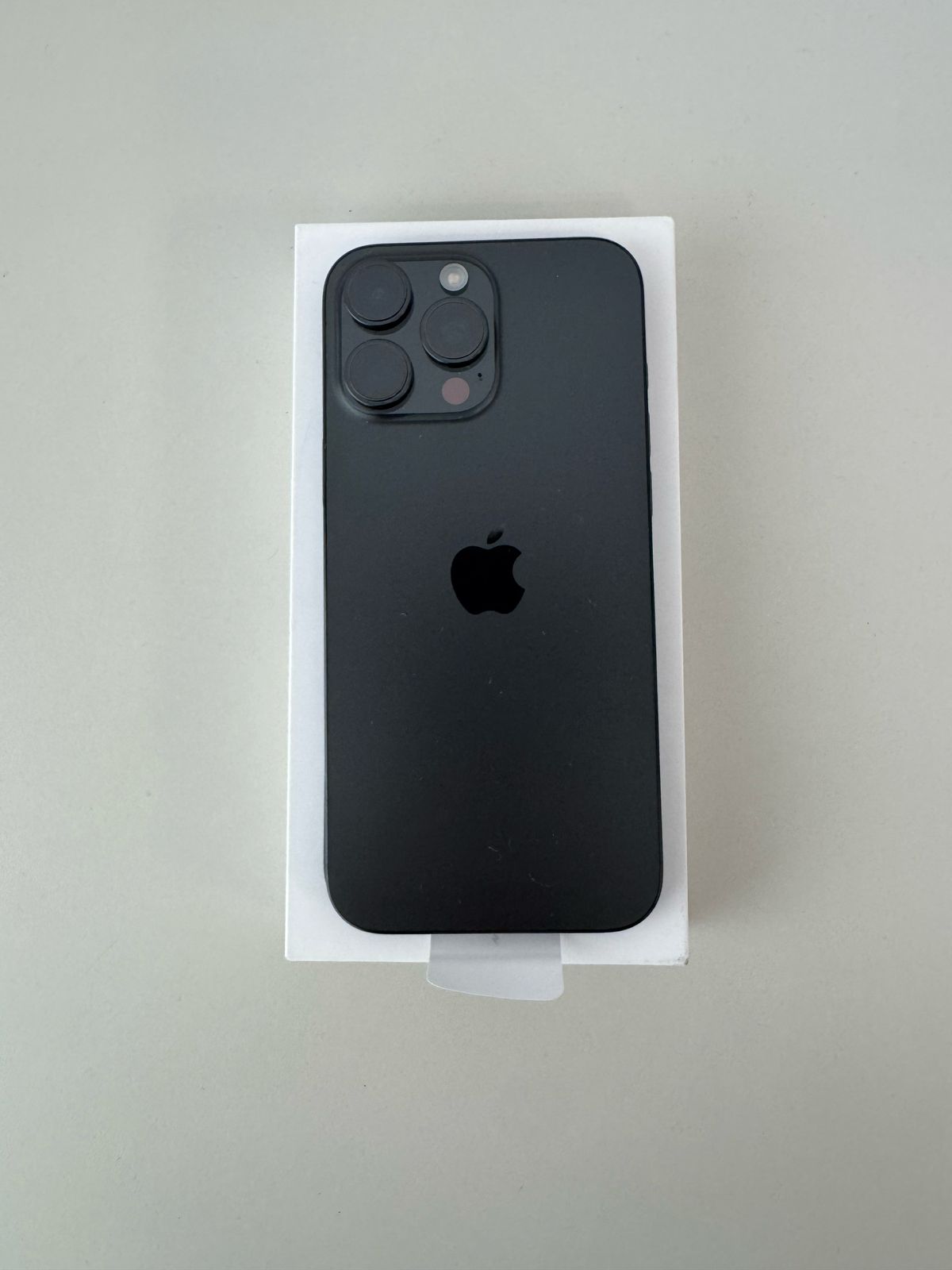 iPhone 16 Pro Max 512GB Titânio Preto - Seminovo